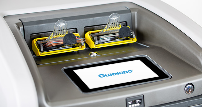 Cash Deposit (photo)